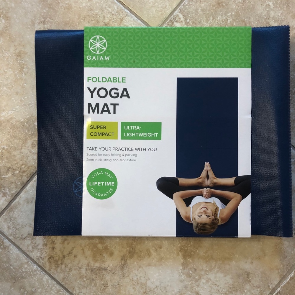 New with tags gaiam yoga mat